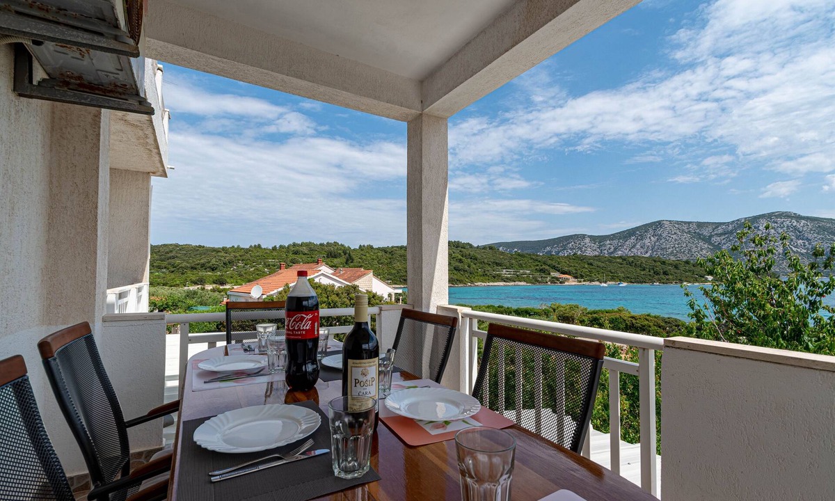 Kneza Apartment | Three bedroom apartment near beach Kneža, Korčula (A-10168-c)