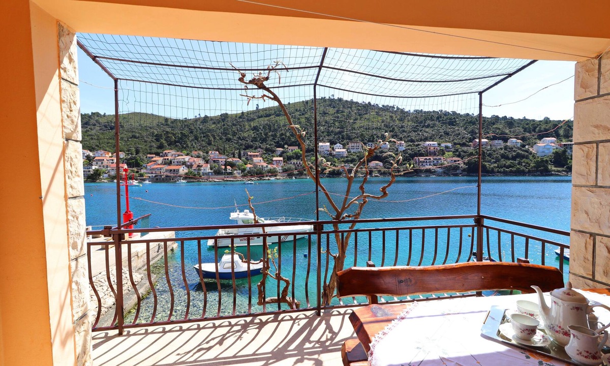Brna Apartment | Three bedroom apartment near beach Brna, Korčula (A-4463-a)