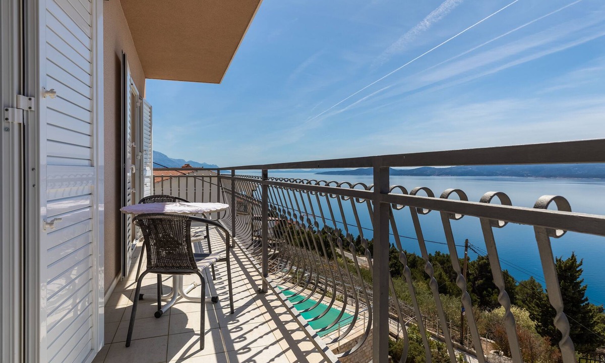 Mimice Apartment | Three bedroom apartment with balcony and sea view Mimice, Omiš (A-2805-a)