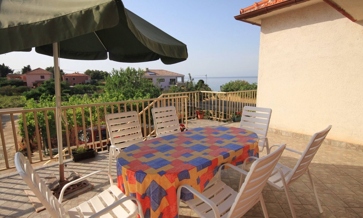 Ugljan Apartment | Three bedroom apartment with terrace and sea view Ugljan (A-8257-a)