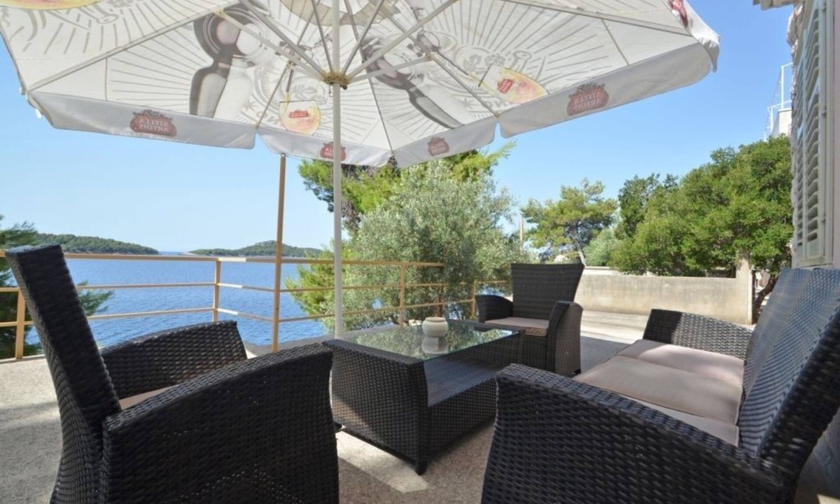 Prizba Apartment | Three bedroom apartment near beach Prižba, Korčula (A-176-b)