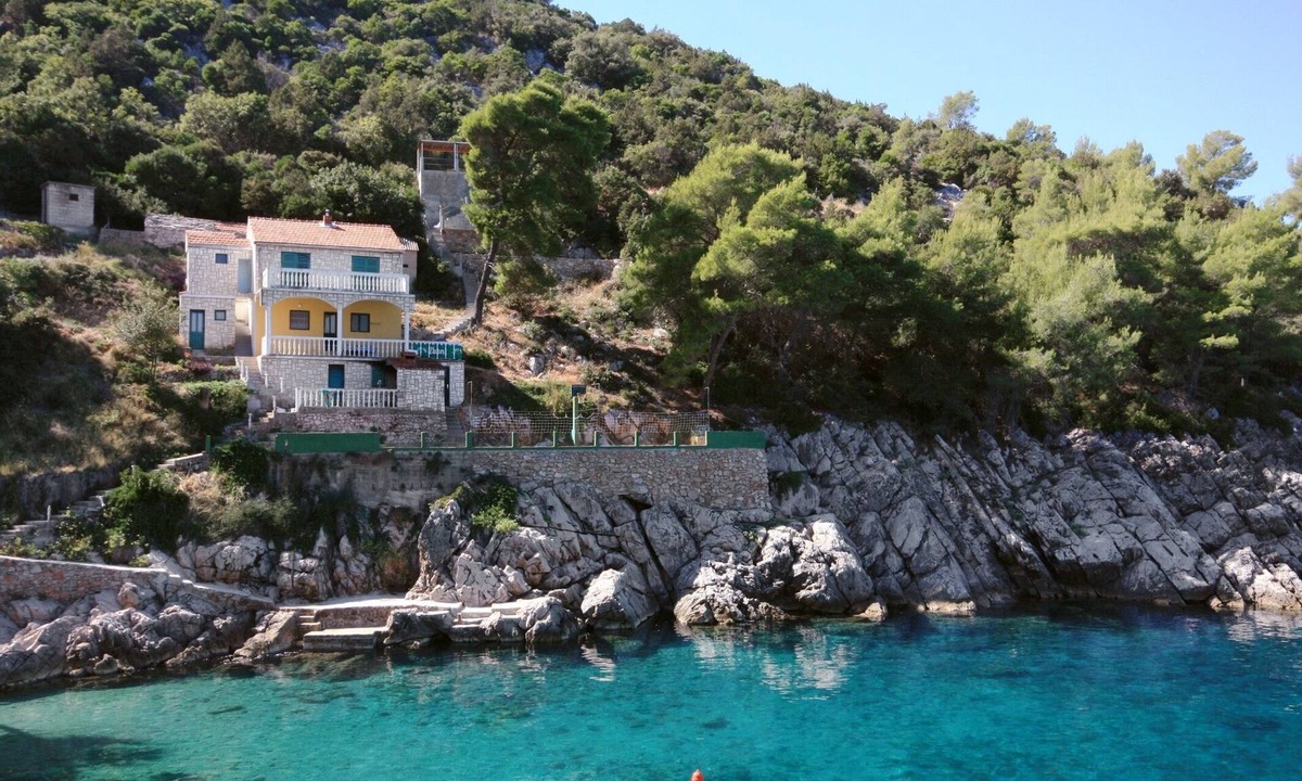 Gdinj Apartment | Three bedroom apartment near beach Cove Pobij (Hvar) (A-5633-a)