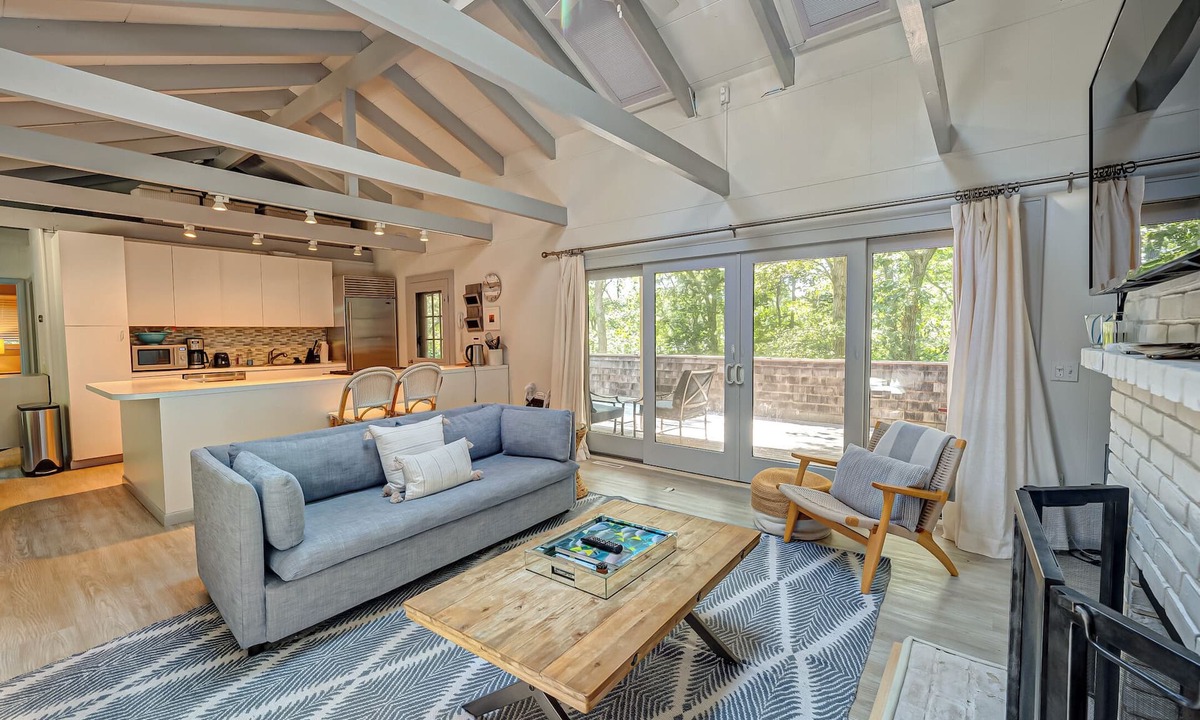 Lion Head Beach House | Three Bedroom Beach House with Pool & Walkable Private Beach