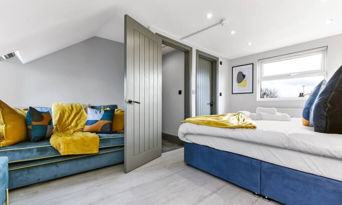 Southfield House | Three Bedroom Home - Perfect for Large Groups