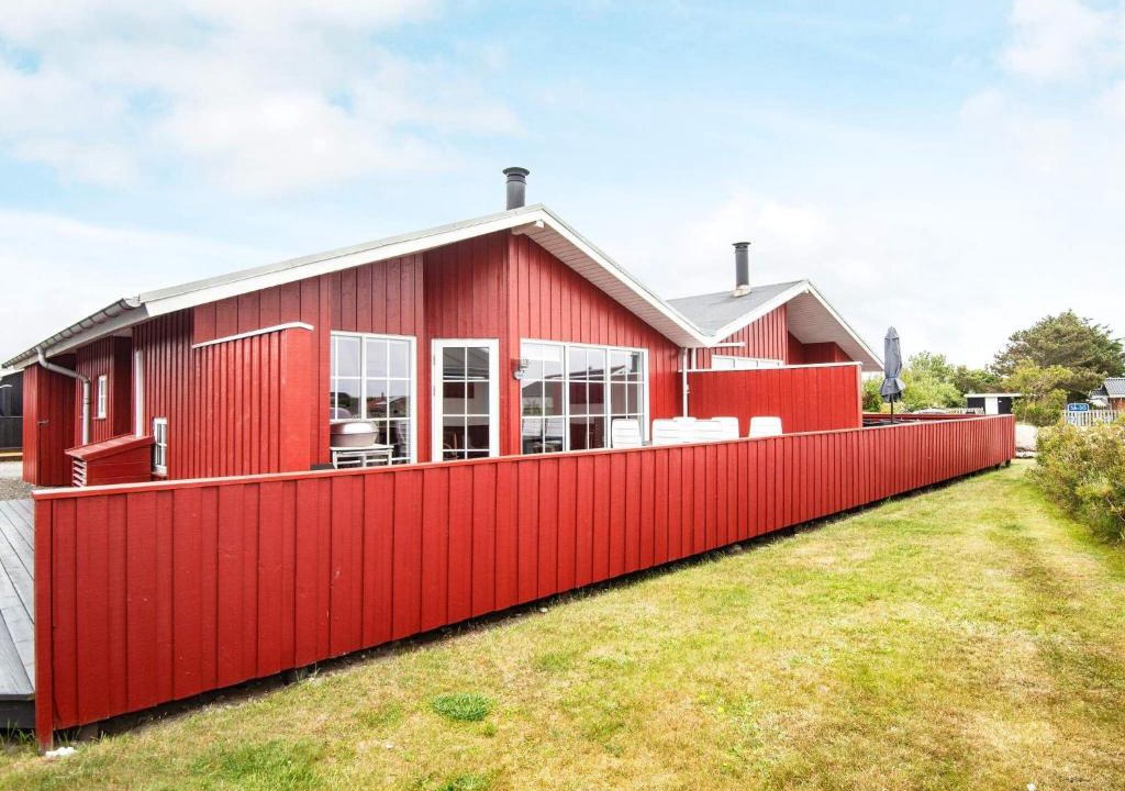 Nørre Lyngvig House | Three-Bedroom Holiday home in Hvide Sande 2