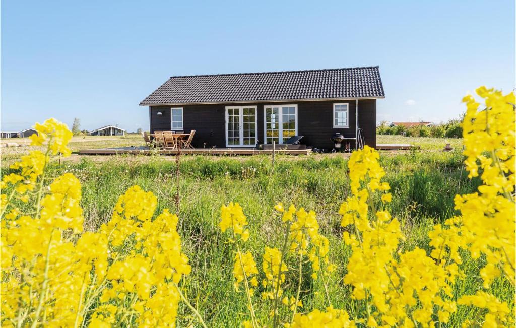 Havnsø House | Three-Bedroom Holiday Home in Follenslev
