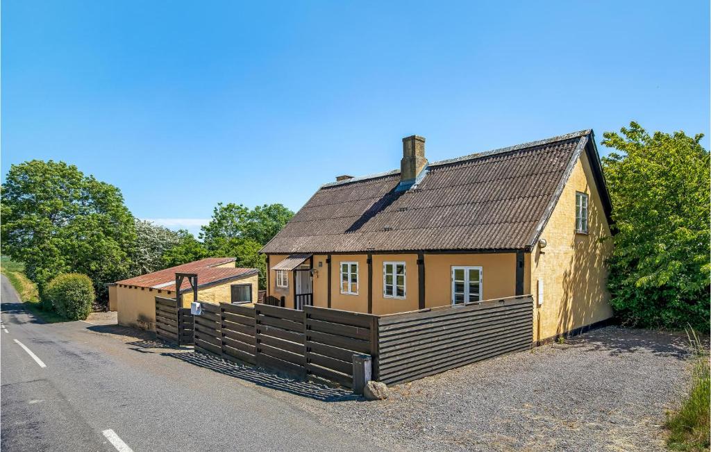 Klemensker House | Three-Bedroom Holiday Home In Klemensker
