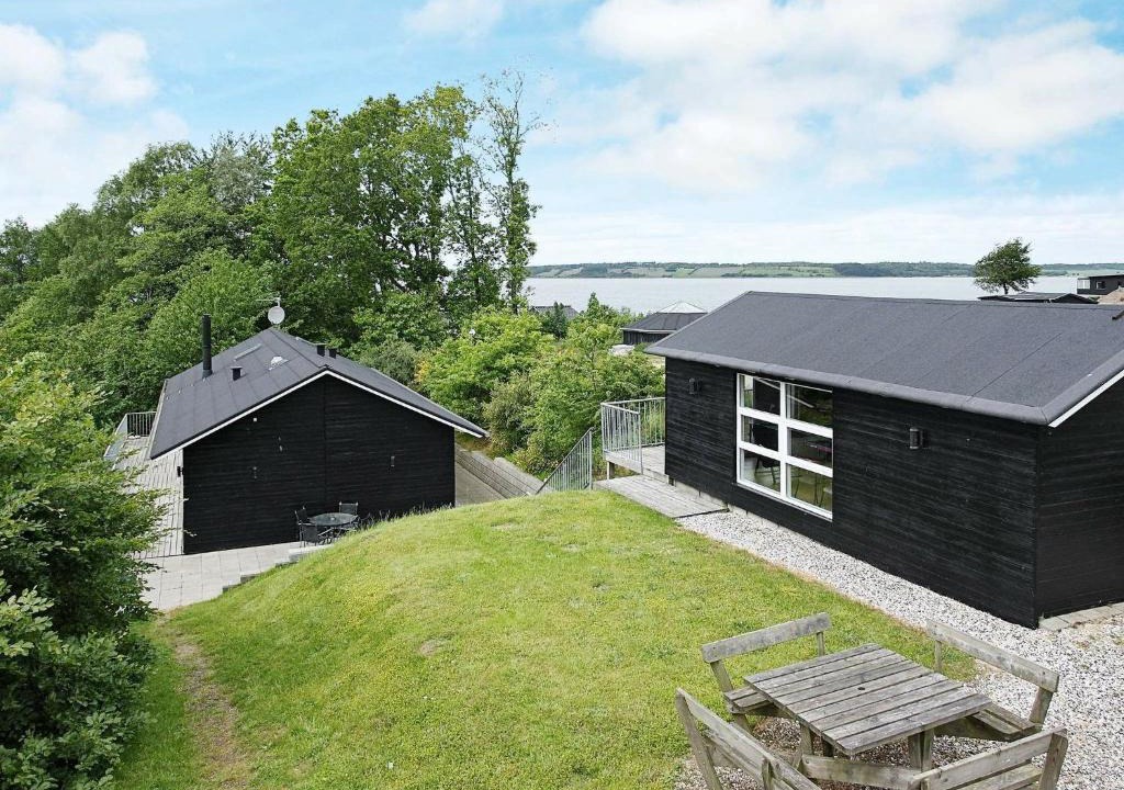Hjarbæk House | Three-Bedroom Holiday home in Løgstrup 2