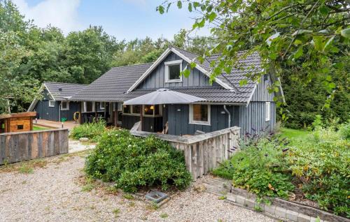 Hovborg House | Three-Bedroom Holiday Home In Hovborg