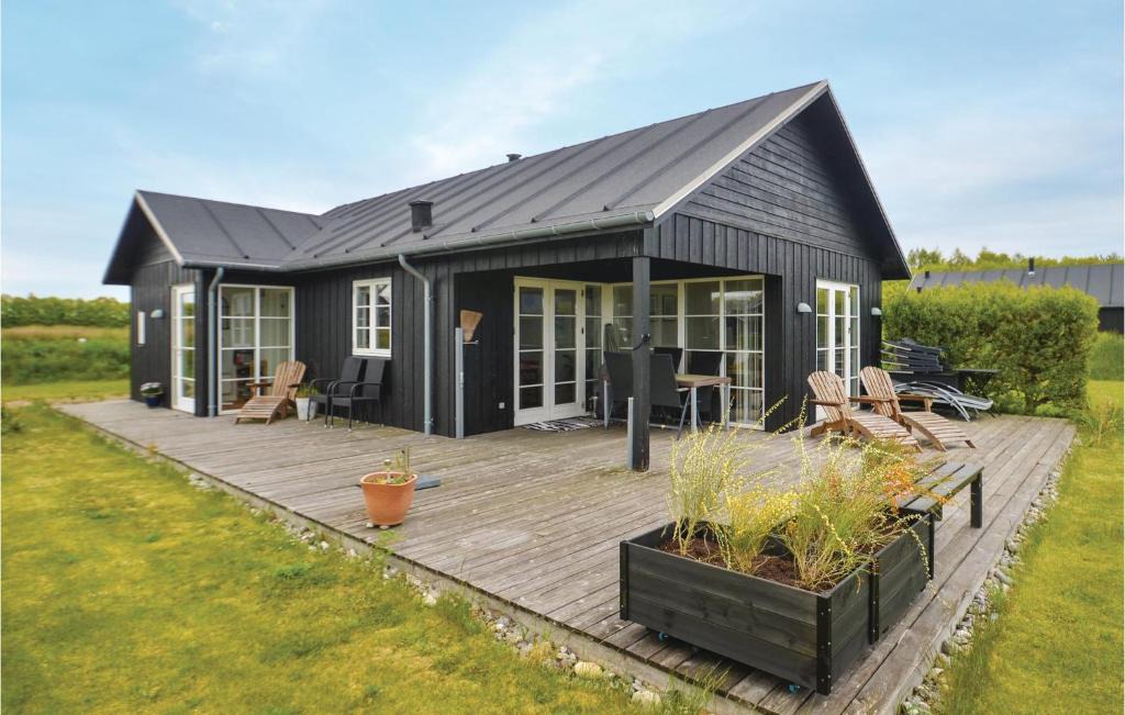 Nysted House | Three-Bedroom Holiday Home In Nysted