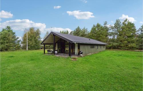 Bratten Strand House | Three-Bedroom Holiday Home In Jerup