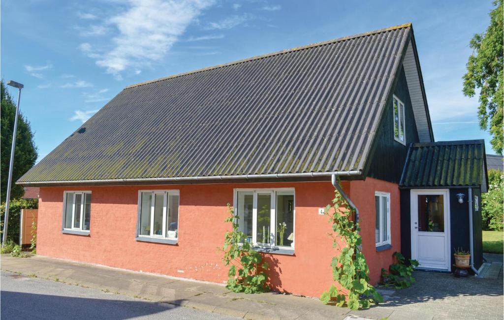 Asaa House | Three-Bedroom Holiday Home in Asaa