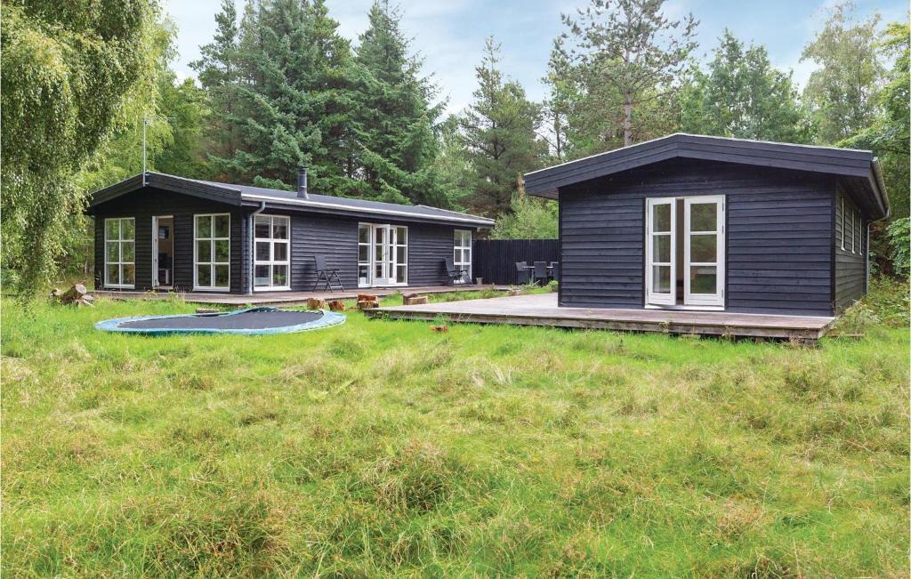 Hoeve Strand House | Three-Bedroom Holiday Home in Vig