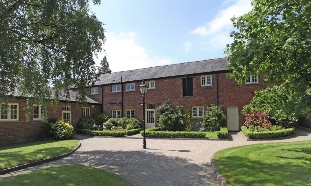 Nether Alderley House | Three Bedroom, Three Bathroom Barn that sleeps 6