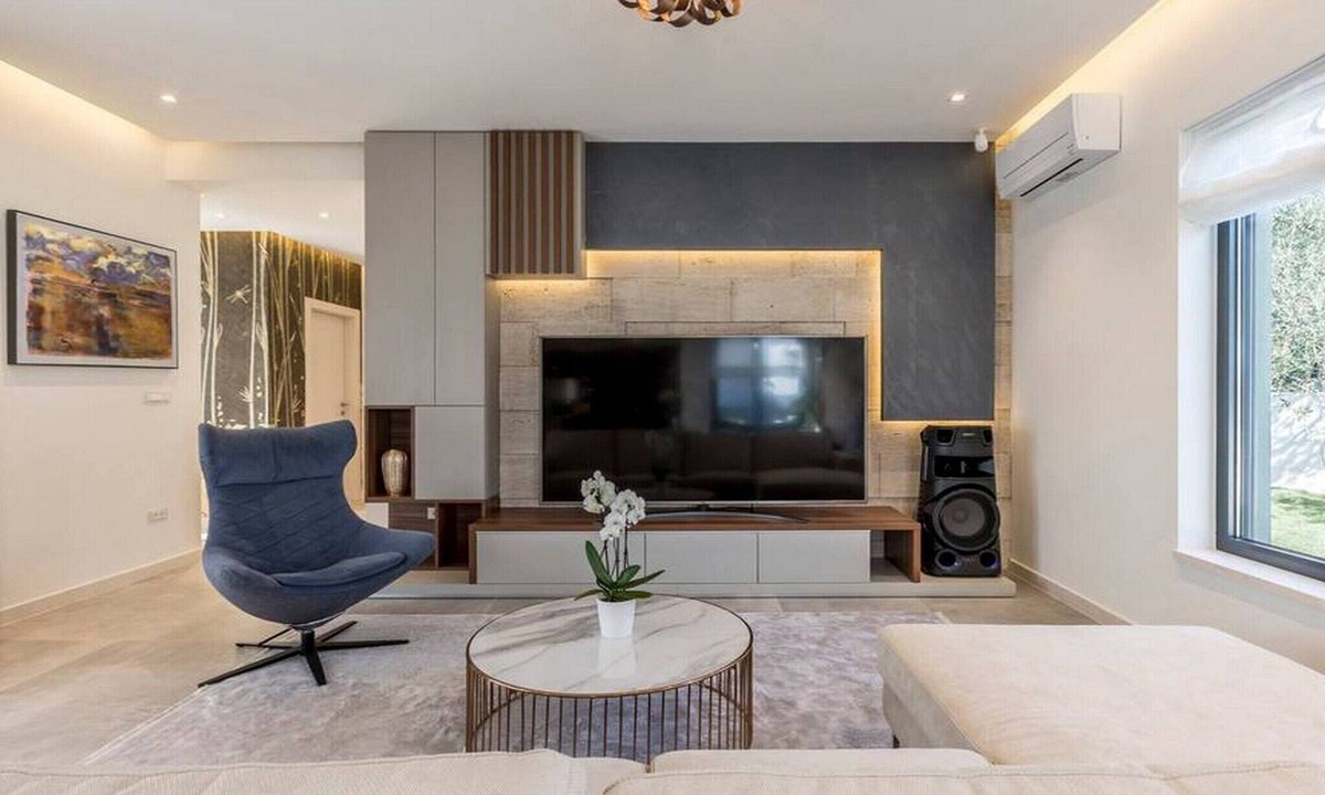 Kastel Novi Villa | Three Bedroom Villa with Pool