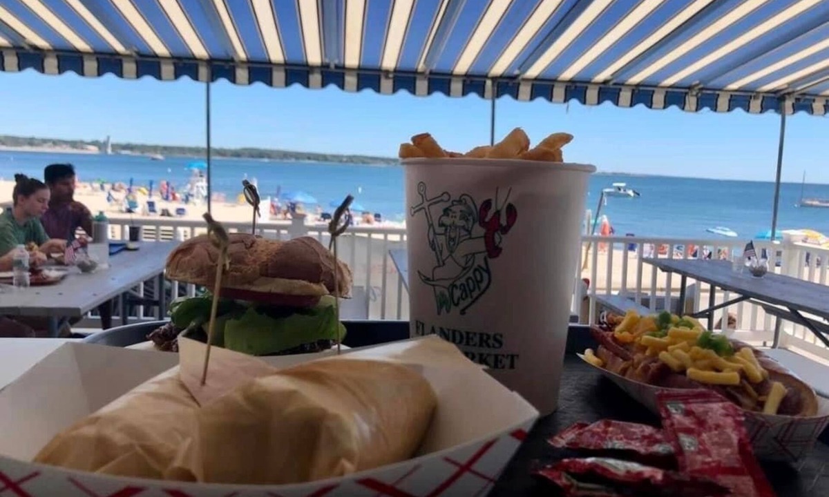 Niantic House | Three blocks from popular private beach!