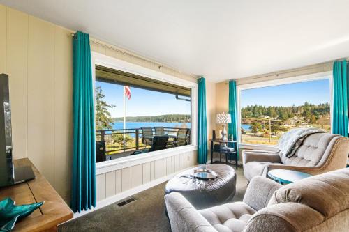 Freeland House | Three Eagles On Whidbey