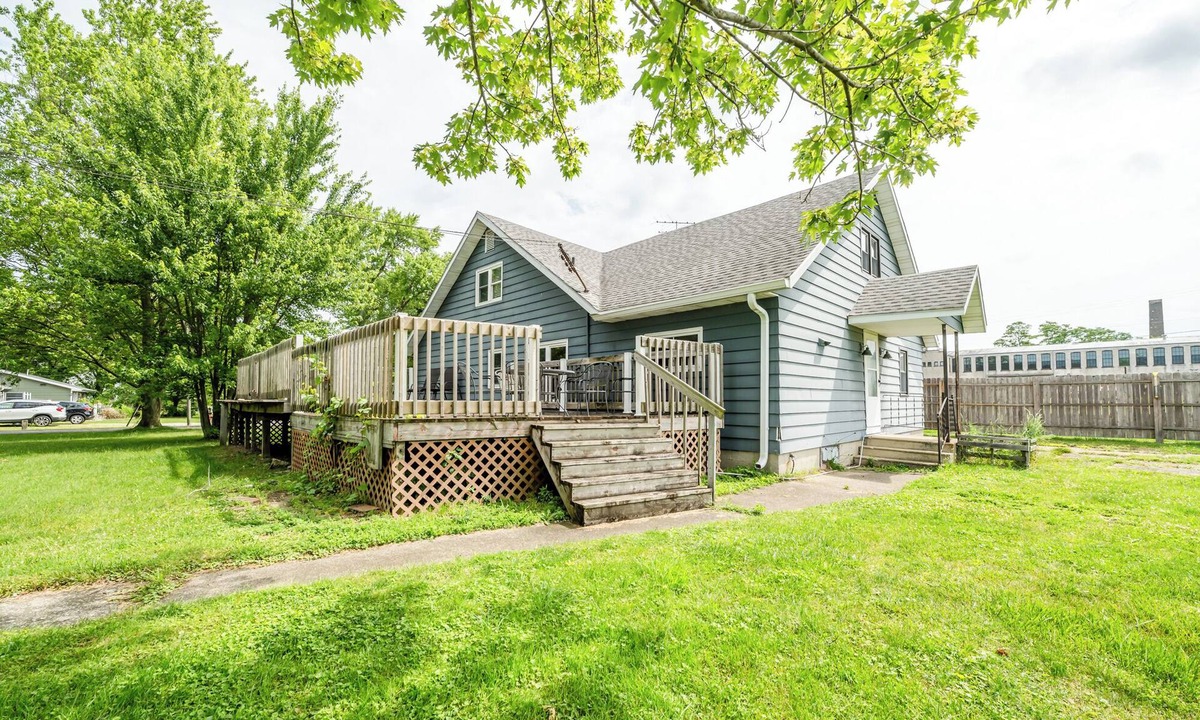 Three Oaks House | Three Oaks Home With Two Night Summer Min!