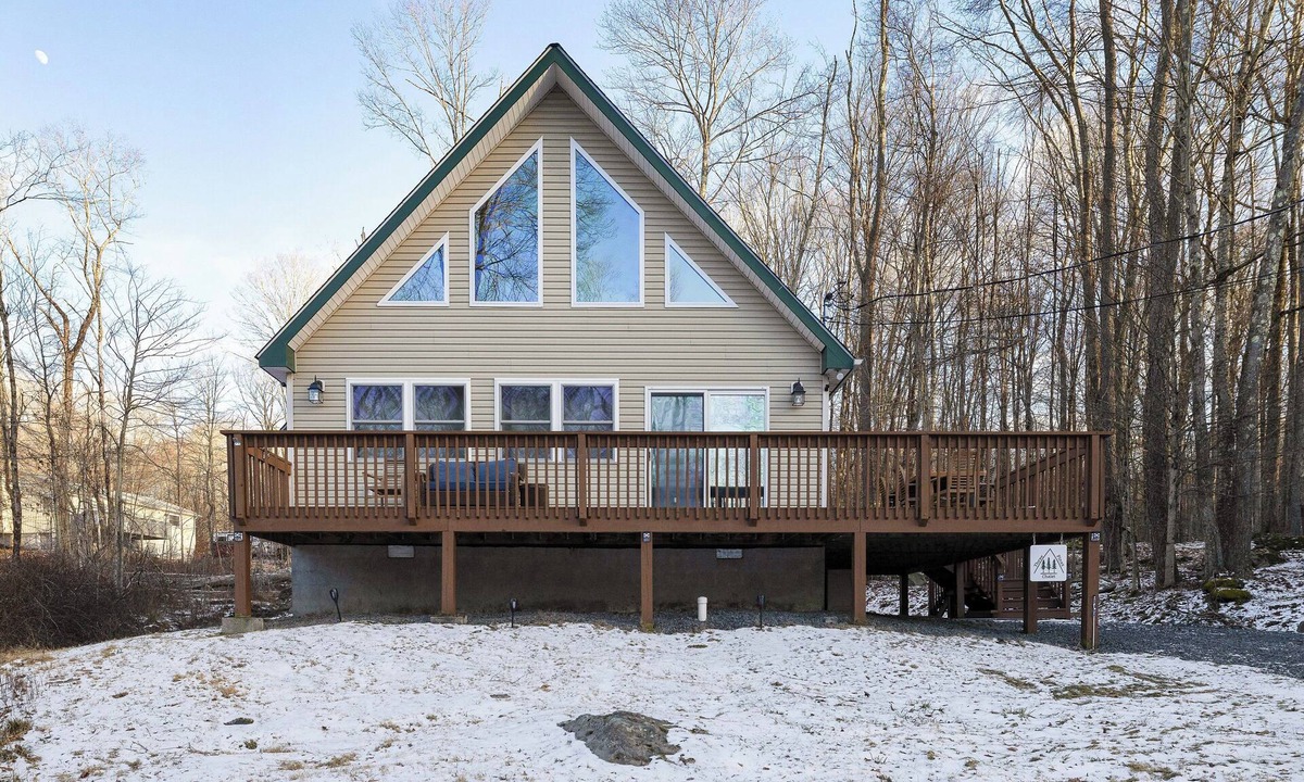 Thornhurst Ski Chalet | Three Pines Chalet- Pocono Lakes