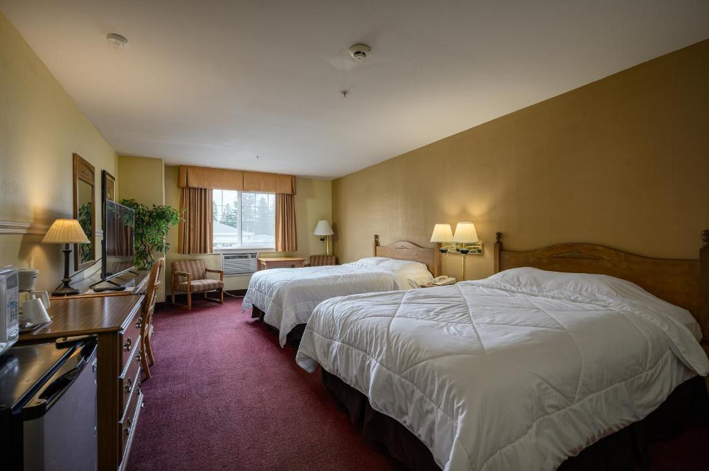 Sedro-Woolley Hotel | Three Rivers Inn Sedro Woolley