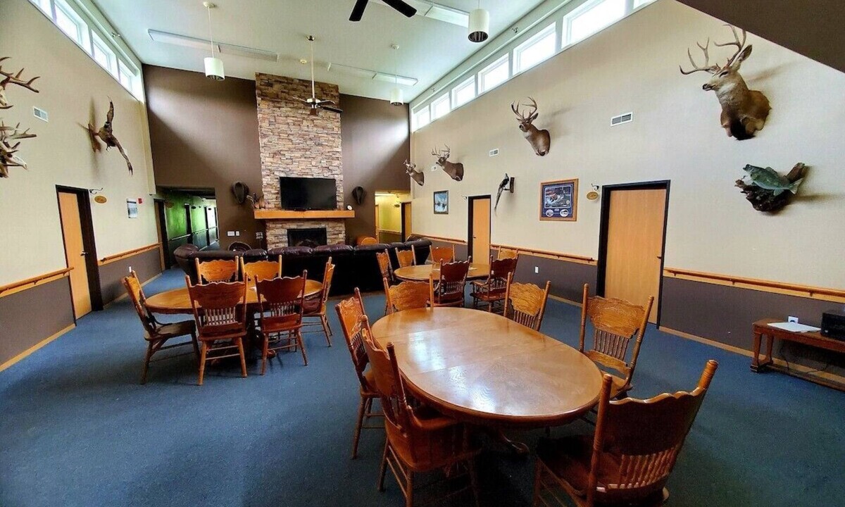 Boyd County Cabin | Three Rivers Lodge Room #13