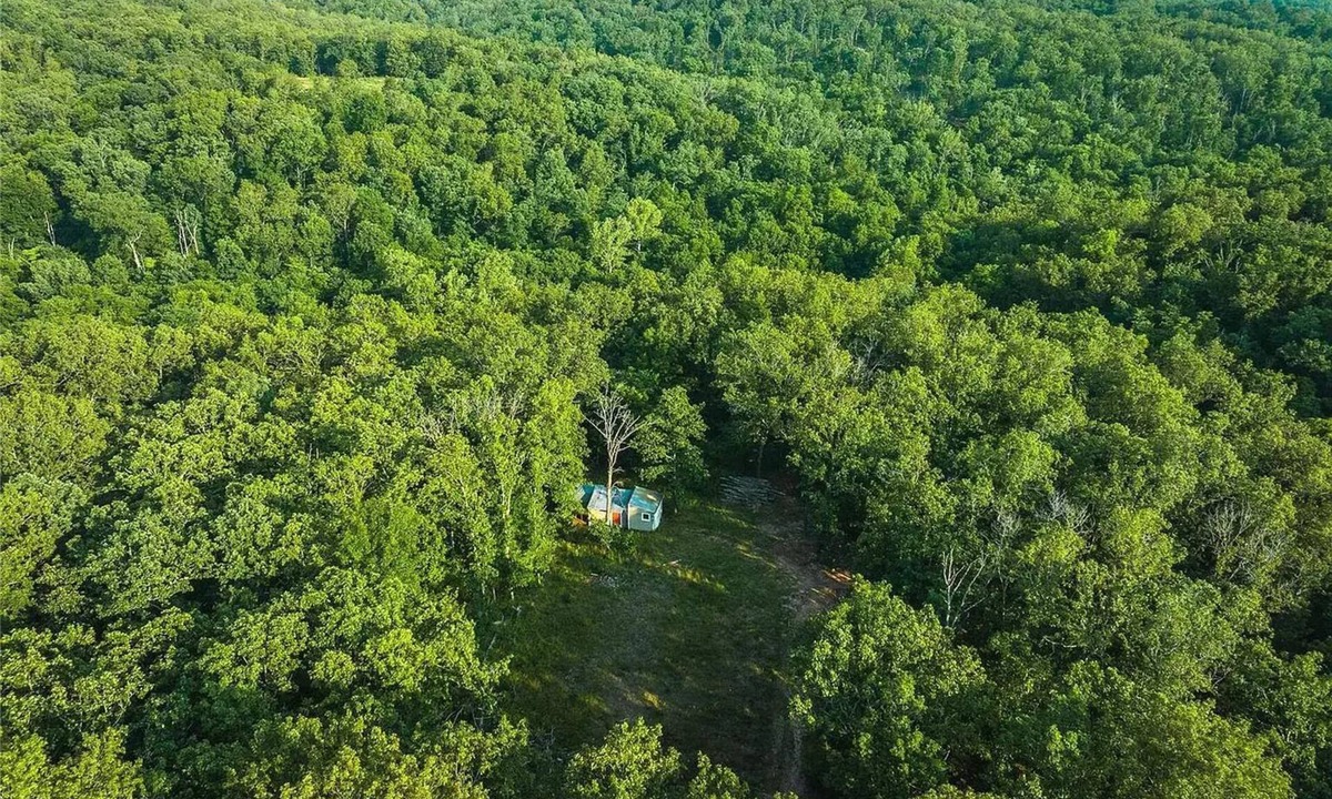 Steelville Cabin | Three Rivers Retreat in Steelville, MO. 2 Bedroom Cabin on 20 Acres