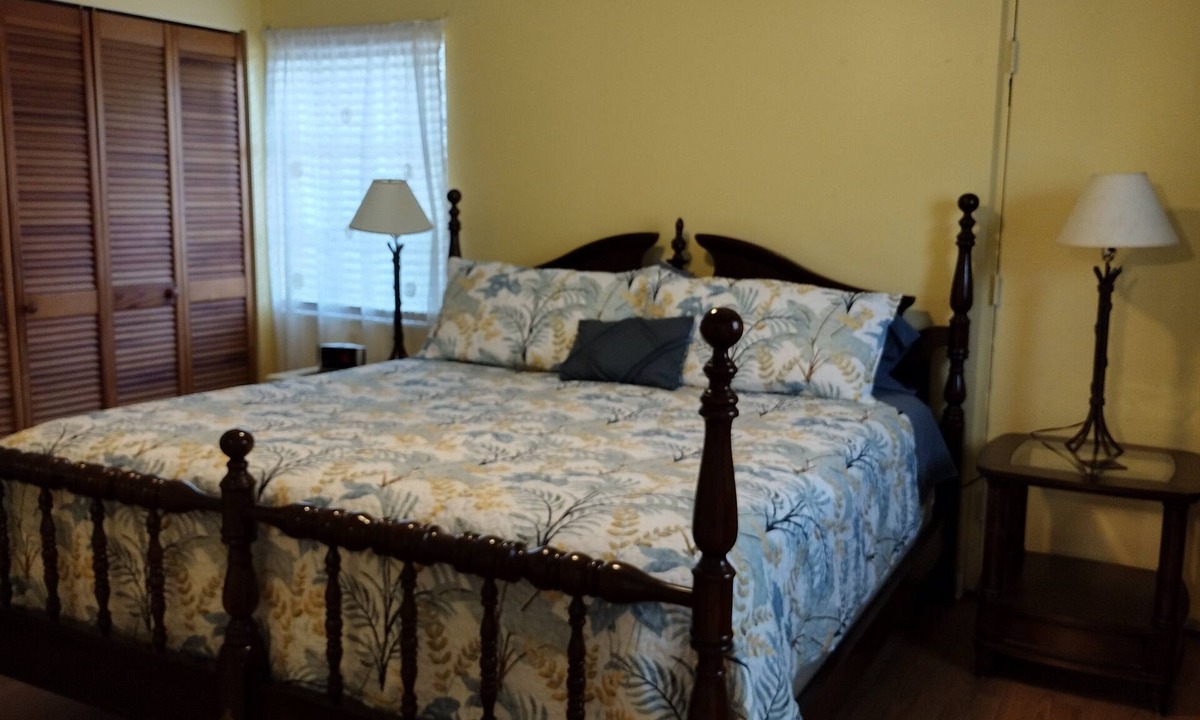 Crystal River Apartment | Three Sisters Cottages