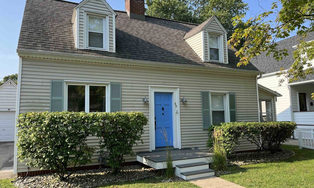 South Haven House | 'Three Sisters Cottage' - 4th House from Lake