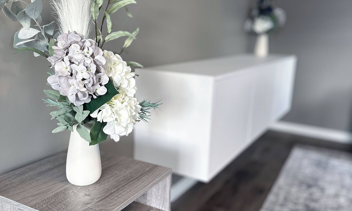 Elm Creek House | Three Sisters' Place