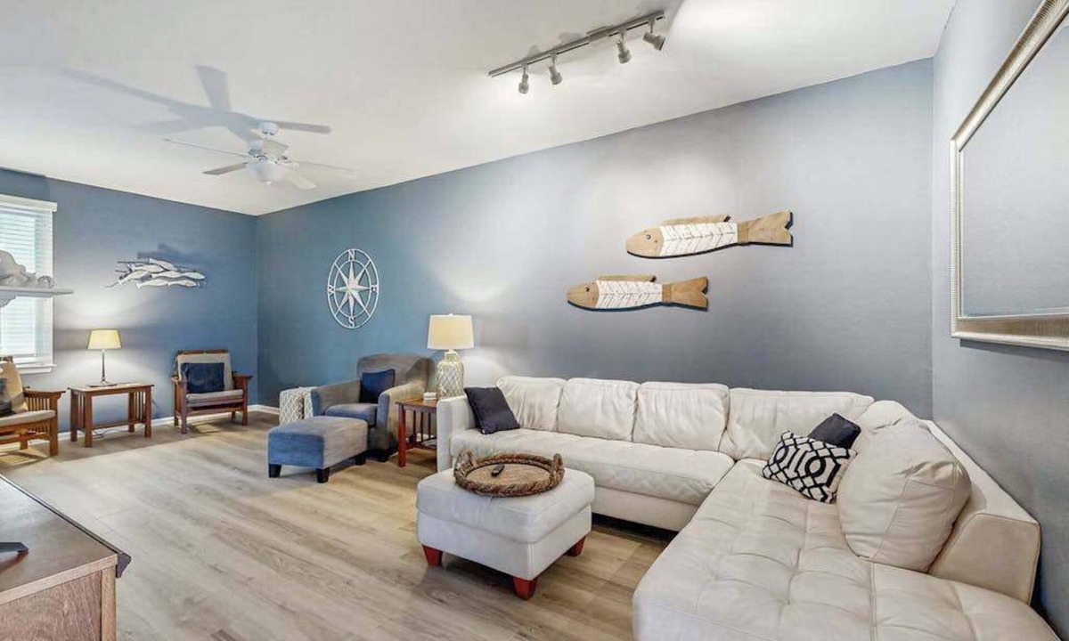 Sun Ridge Condo | Three-Story Bayside Resort Retreat W/Shared Pool/Hot Tub, Balcony & Central AC