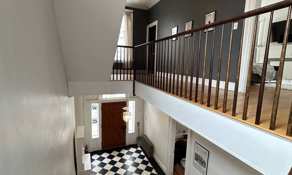 Troy House | Three Story Charm: Downtown Luxe