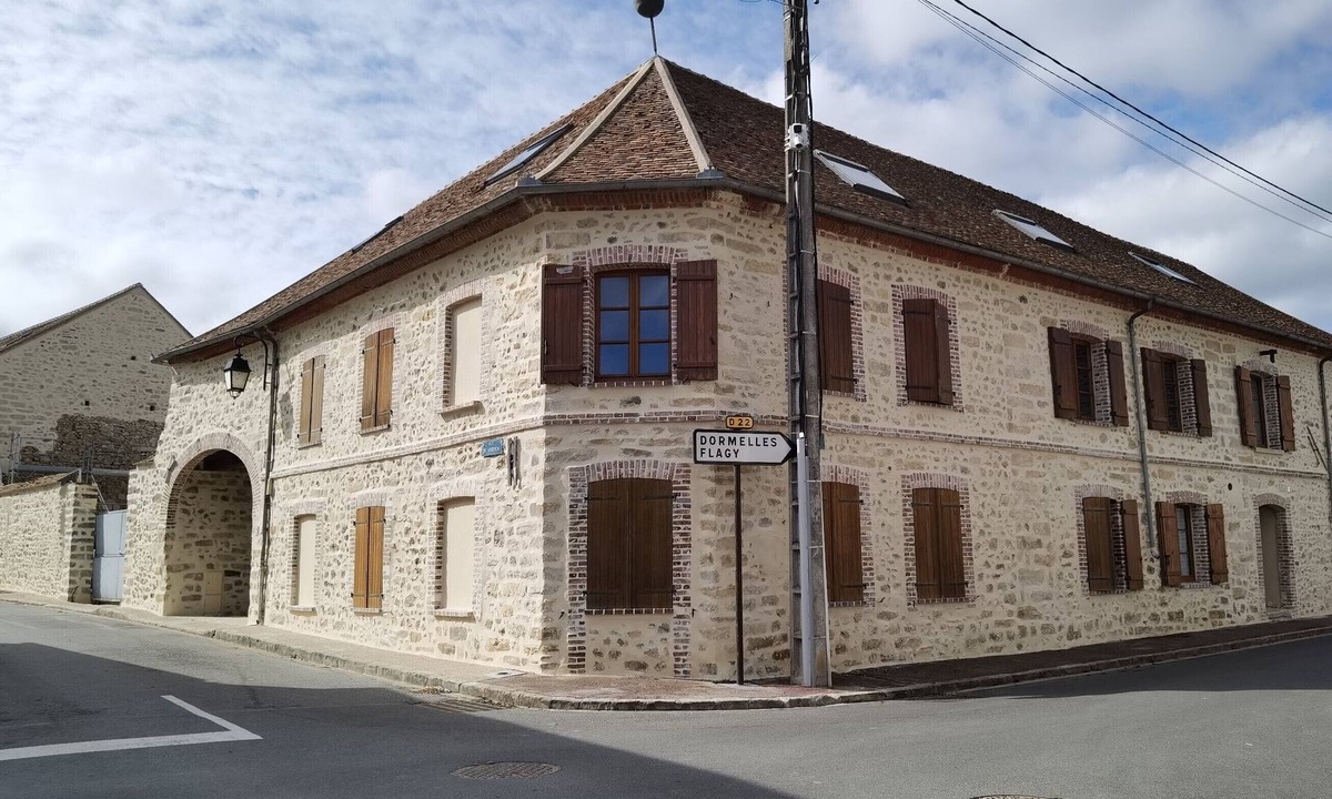 Thoury-Ferottes Apartment | Three Suites at La Boule d'Or