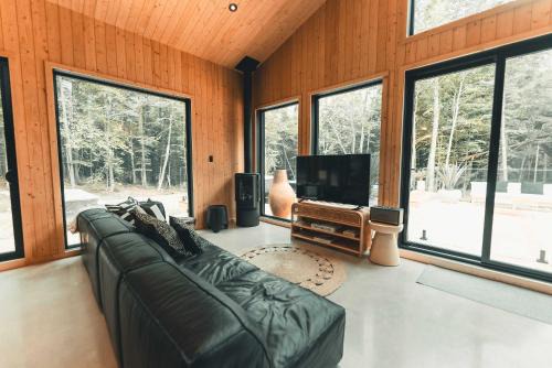 Morin Heights Ski Chalet | Three Zen Houses 3 4 & 6 - Villas & Spas
