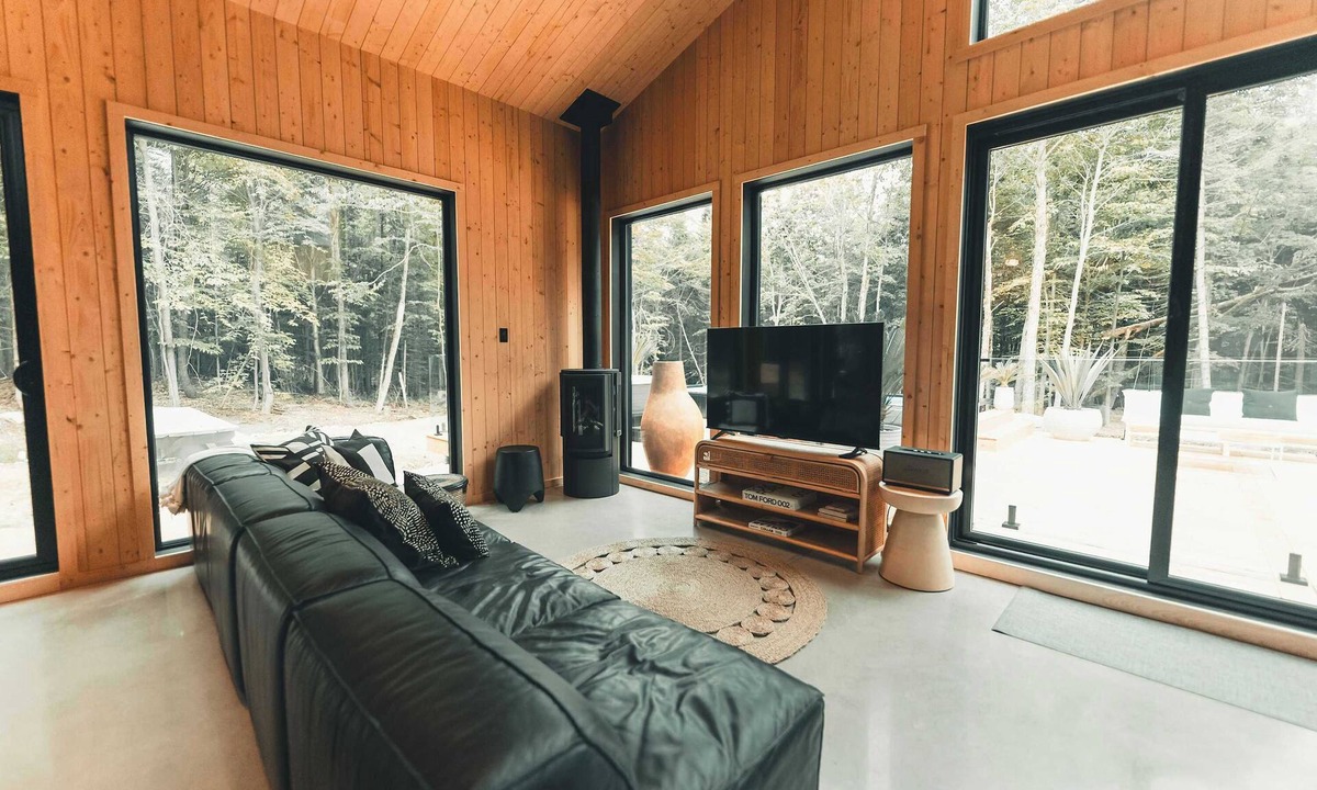 Morin Heights Ski Chalet | Three Zen Houses 3, 4 & 6 - Villas & Spas