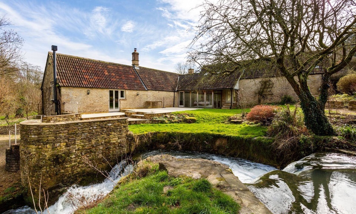 Nettleton Villa | Threshing Mill - Four Bedroom Villa, Sleeps 8