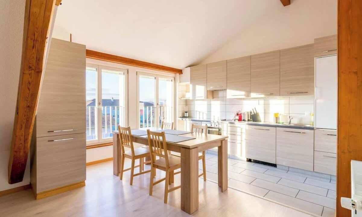 Thun Apartment | Thun Center Apartment Close to Lake and Shops