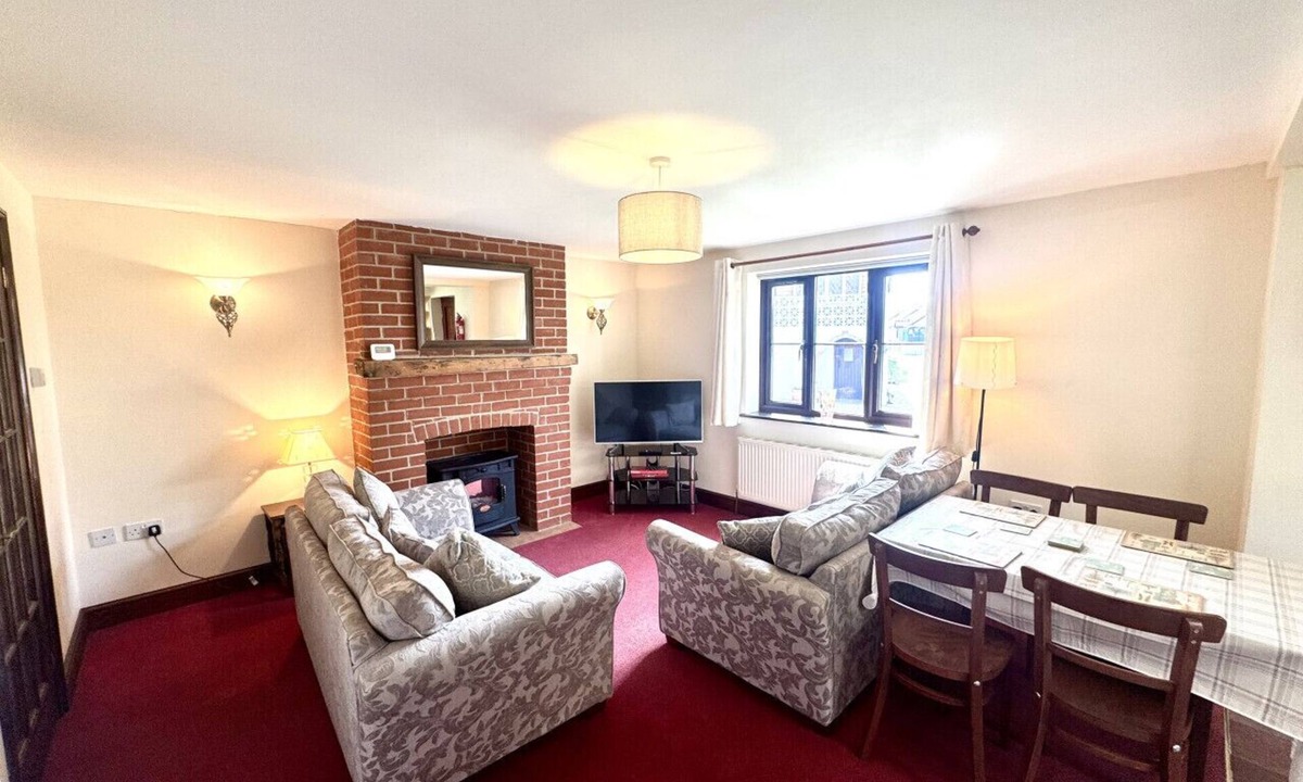 Repps with Bastwick House | Thurnefield - Apple Tree