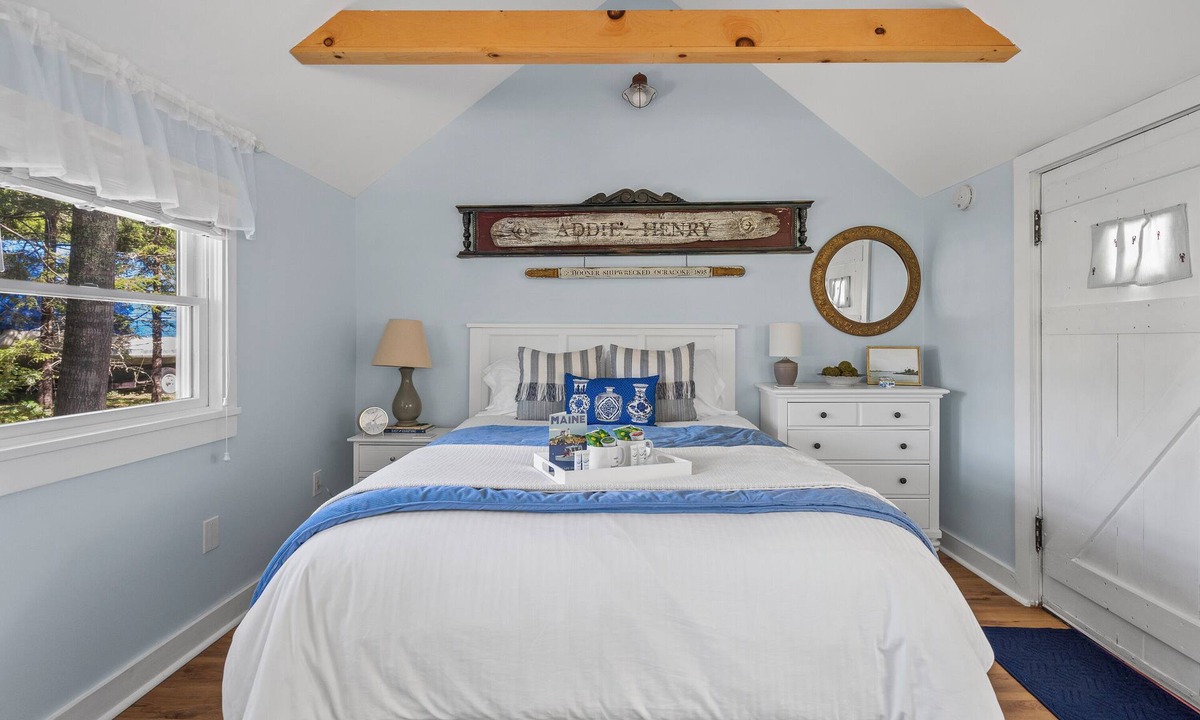 Southport Apartment | Ticket Office: Traveler’s Quaint Coastal Retreat