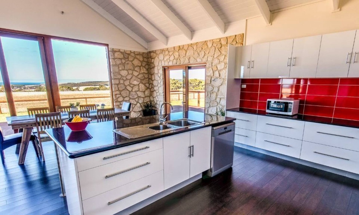 Duncan House | Tickled Pink Holiday House