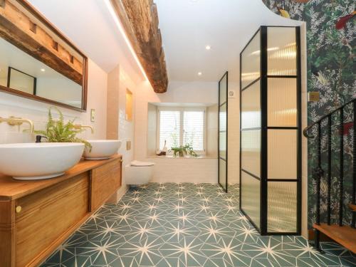 Inchbrook House | Tickmorend Farm