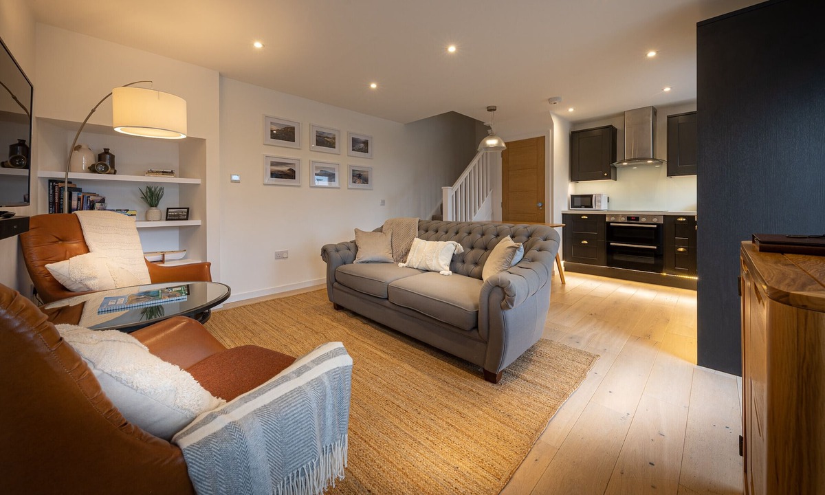 Ardvasar House | Tidal Cottage - Lou House