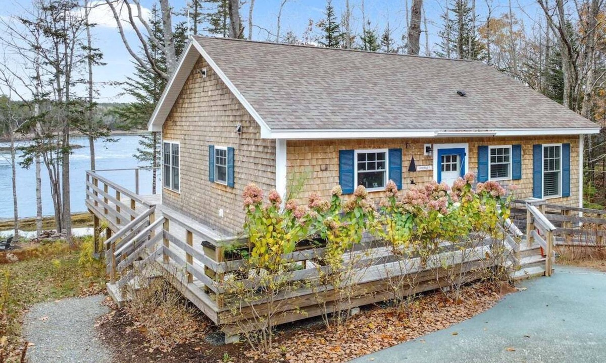 Hancock House | Tidal Falls - Waterfront!