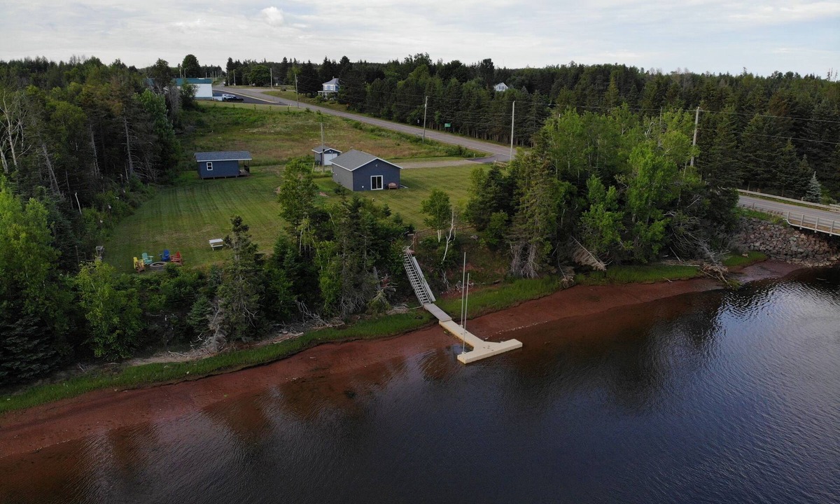 Naufrage Cottage | Tidal's Edge Cottage