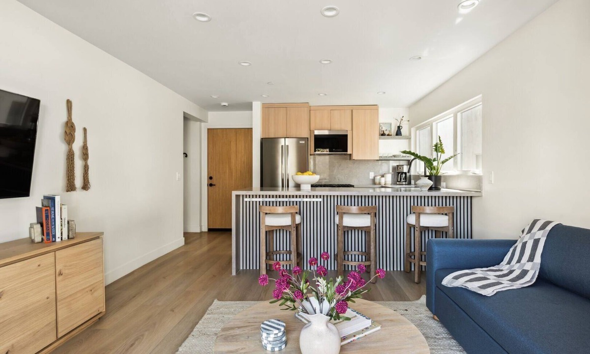El Porto Condo | Tide House - Unit A | Modern Seaside 1BD w Parking