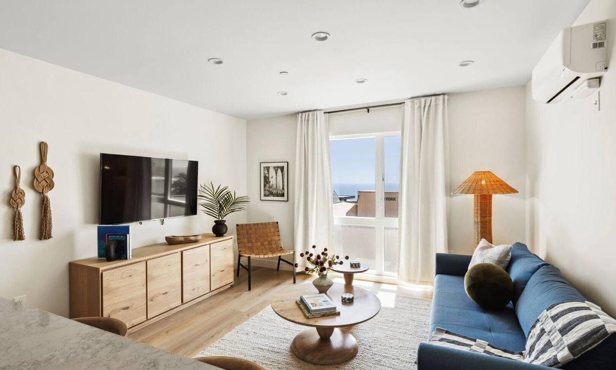 El Porto Condo | Tide House Unit D | Modern Oceanview 1BD w Parking