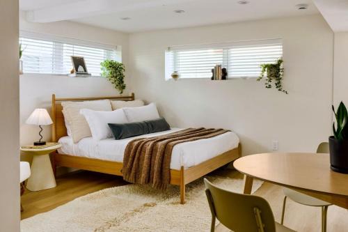 El Porto Apartment | Tide House - Unit E Seaside Studio w Parking