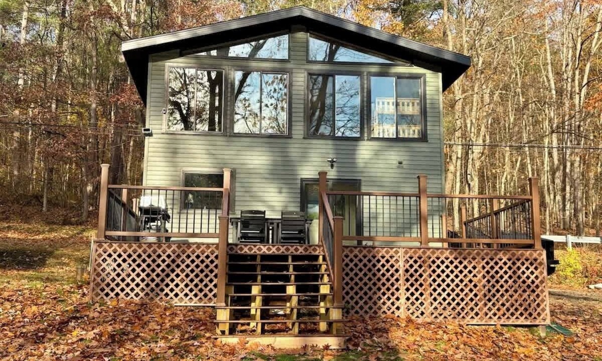 Tidioute Cabin | Tidioute Riverfront Chalet - Pet Friendly