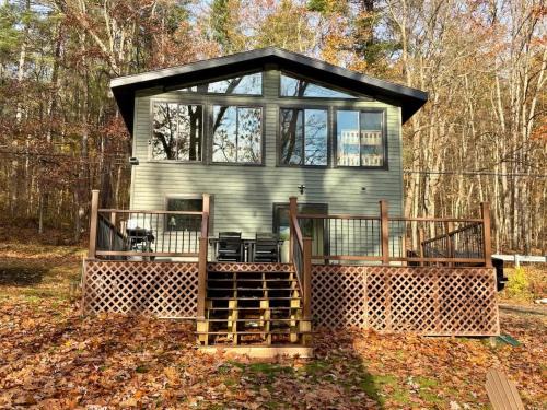 Tidioute House | Tidioute Riverfront Chalet Year Round Pet Friendly