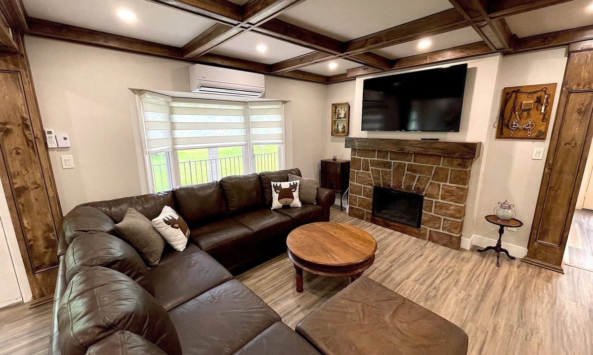 Rama Cottage | "Tiffany" Cottage w/Hot Tub & Barrel Sauna