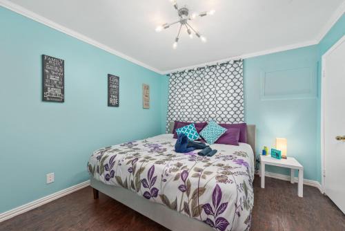 Neartown Apartment | Tiffany Hip Montrose Apt Near MedCenter UH & NRG